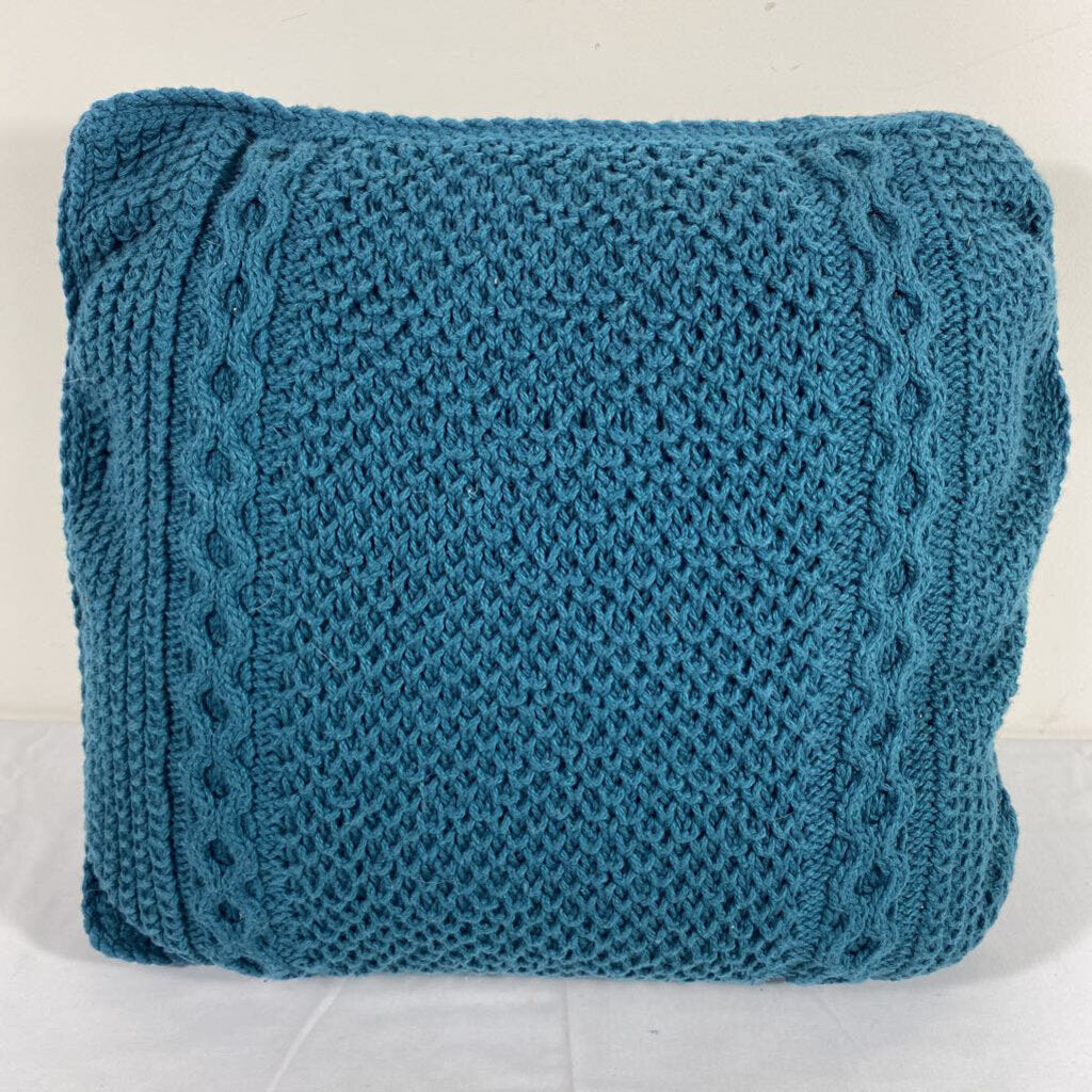 BLUE KNIT PILLOW