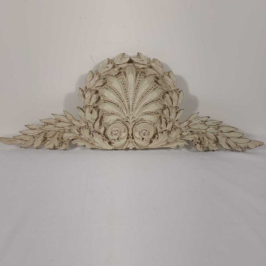 RESIN ORNATE SHELL PEDIMENT