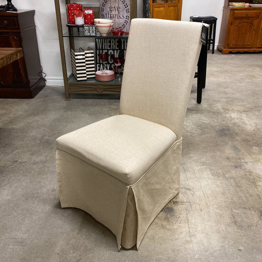 CREAM COLOURED PASRONS CHAIR