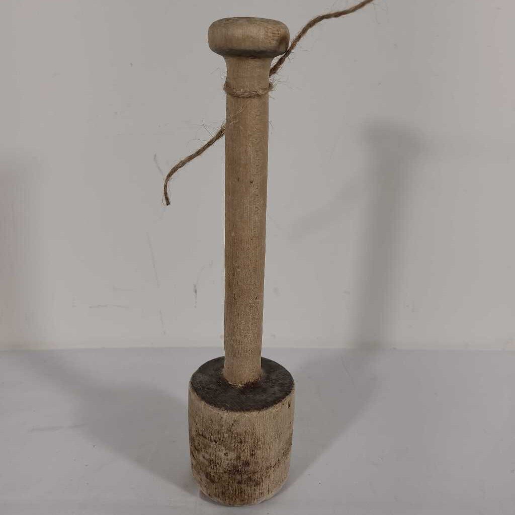 ANTIQUE WOOD MASHER