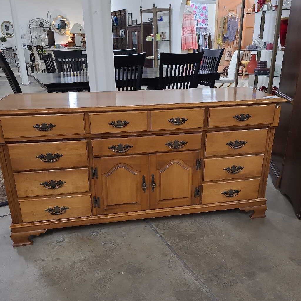 ROXTON DRESSER