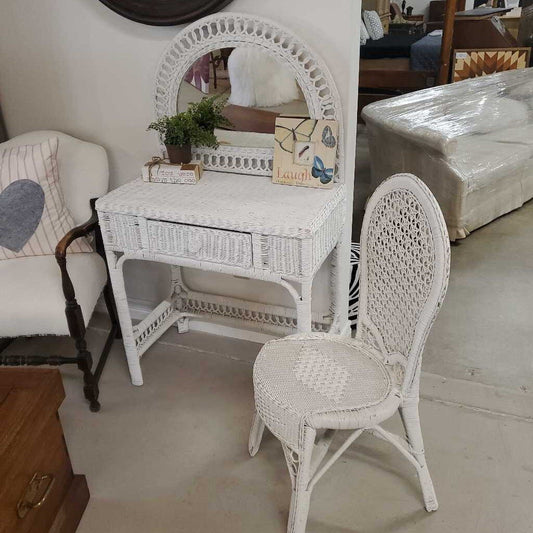 WICKER VANITY W/MIRROR