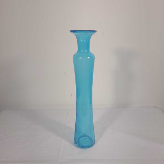 MED BLUE GLASS VASE