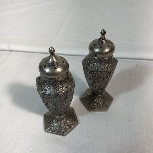 VTG SCROLLWORK SALT & PEPPER SHAKERS