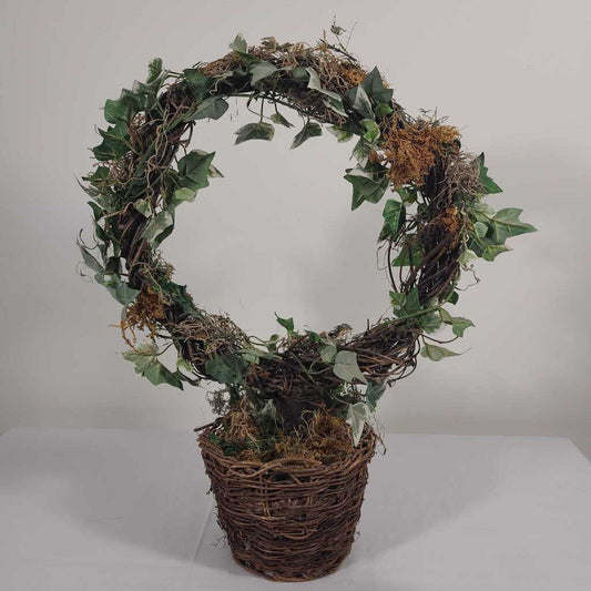 IVY WREATH TOPIARY