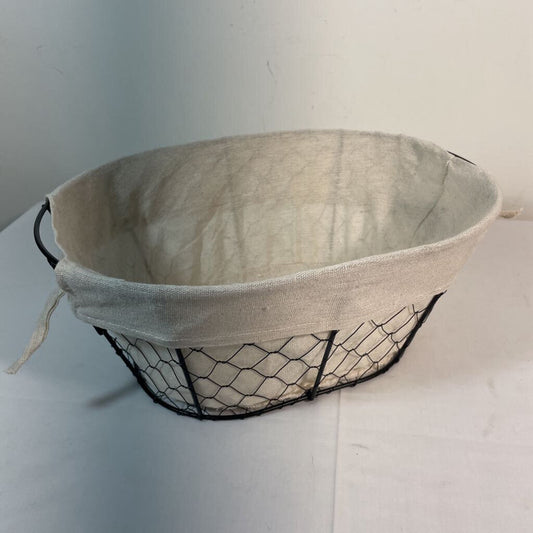 WIRED BASKET WITH LINEN LINING