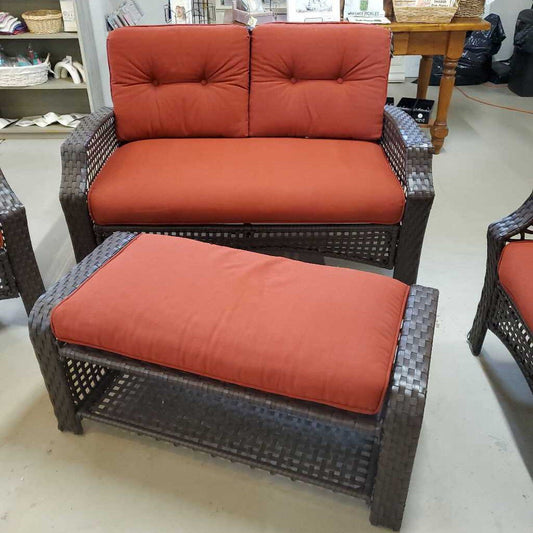 WICKER LOVESEAT W/OTTOMAN