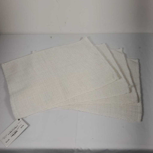 S/4 BEIGE PLACEMATS