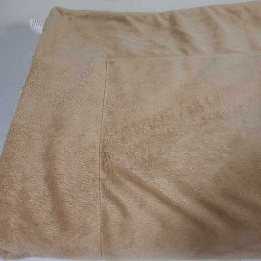 BEIGE THROW