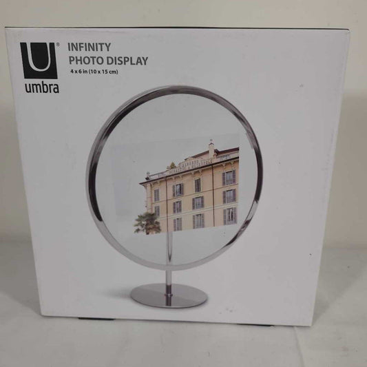 UMBRA INFINITY PHOTO DISPLAY - NIB