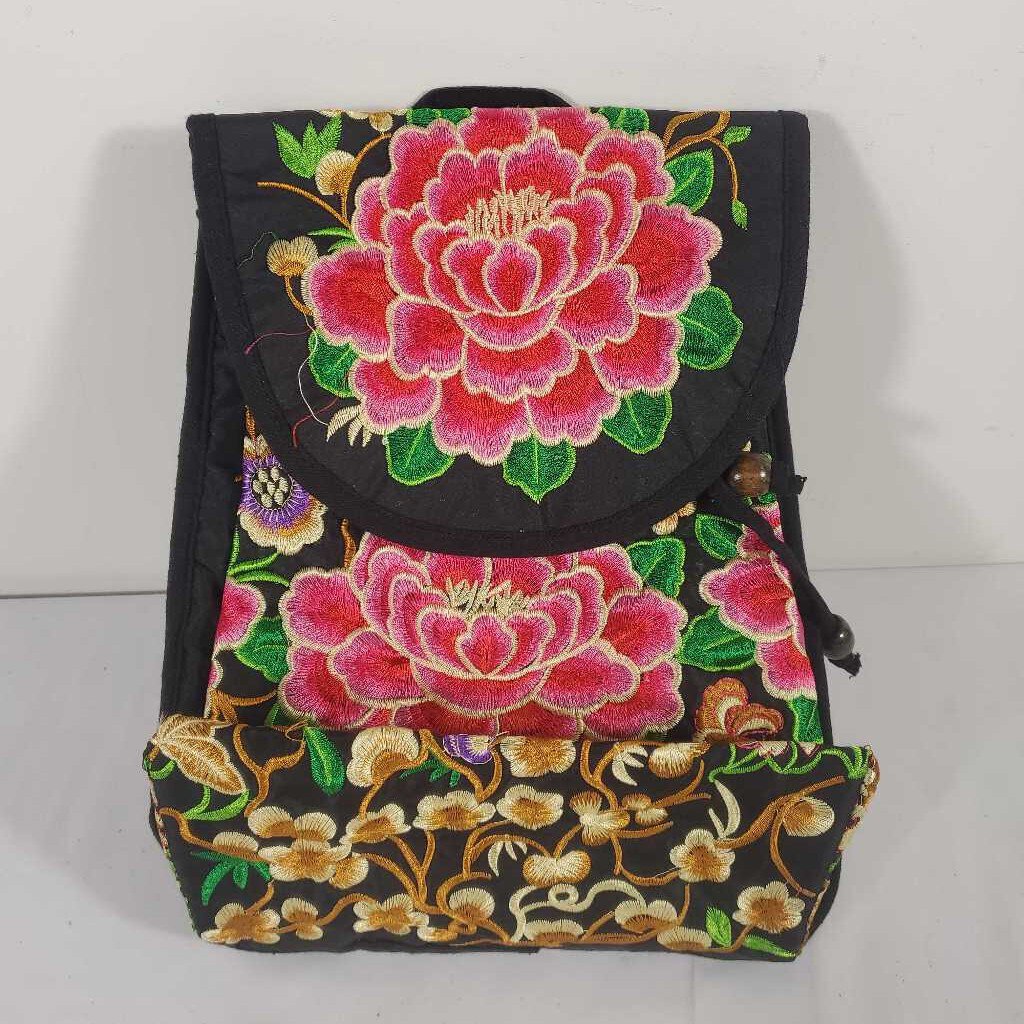 EMBROIDERED BACKPACK - PINK