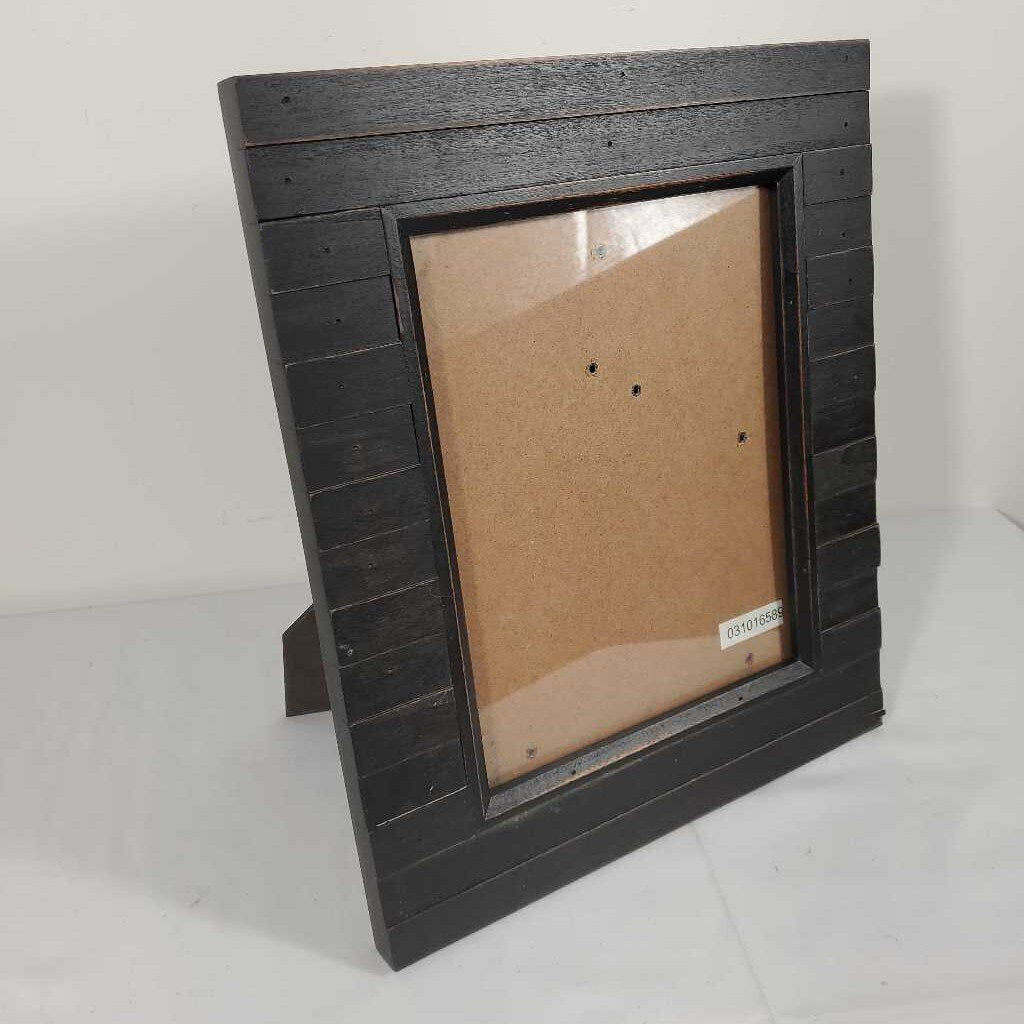 WOOD SLAT PICTURE FRAME