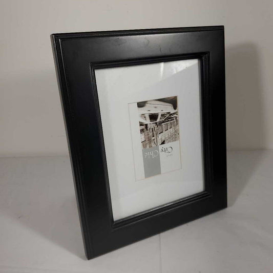 BLACK PICTURE FRAME