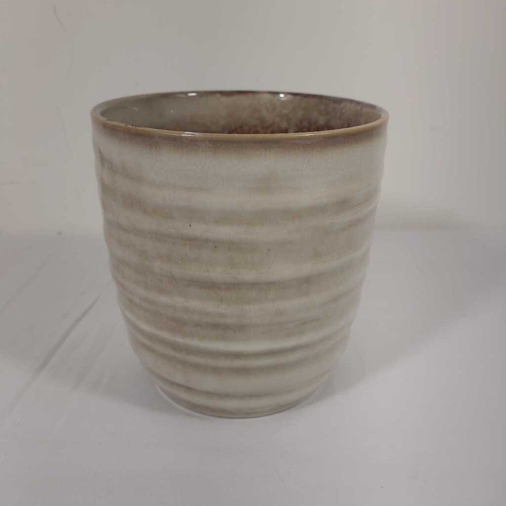 RIBBED TAUPE CERAMIC POT