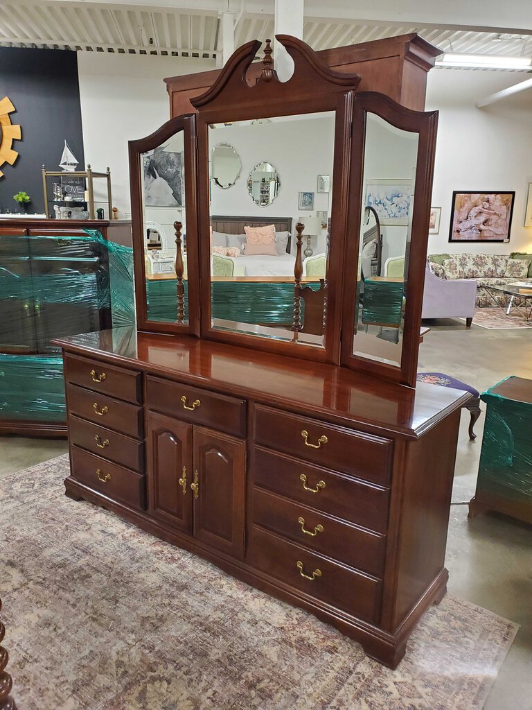 HUPPE DRESSER & MIRROR