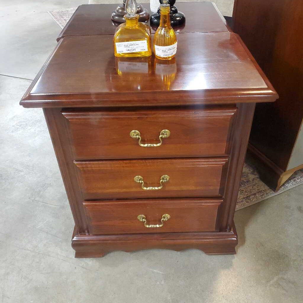 HUPPE NIGHTSTAND