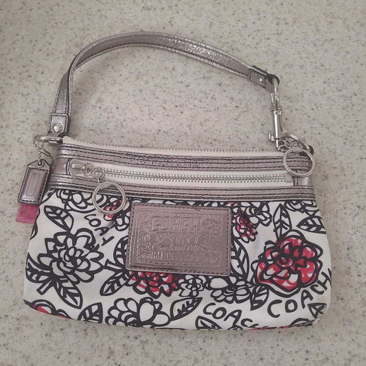 COACH POPPY WRISTLET