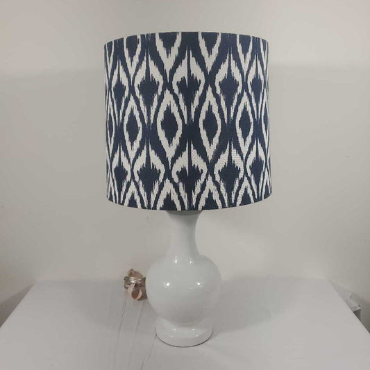 WHITE TABLE LAMP W/BLUE & WHITE SHADE