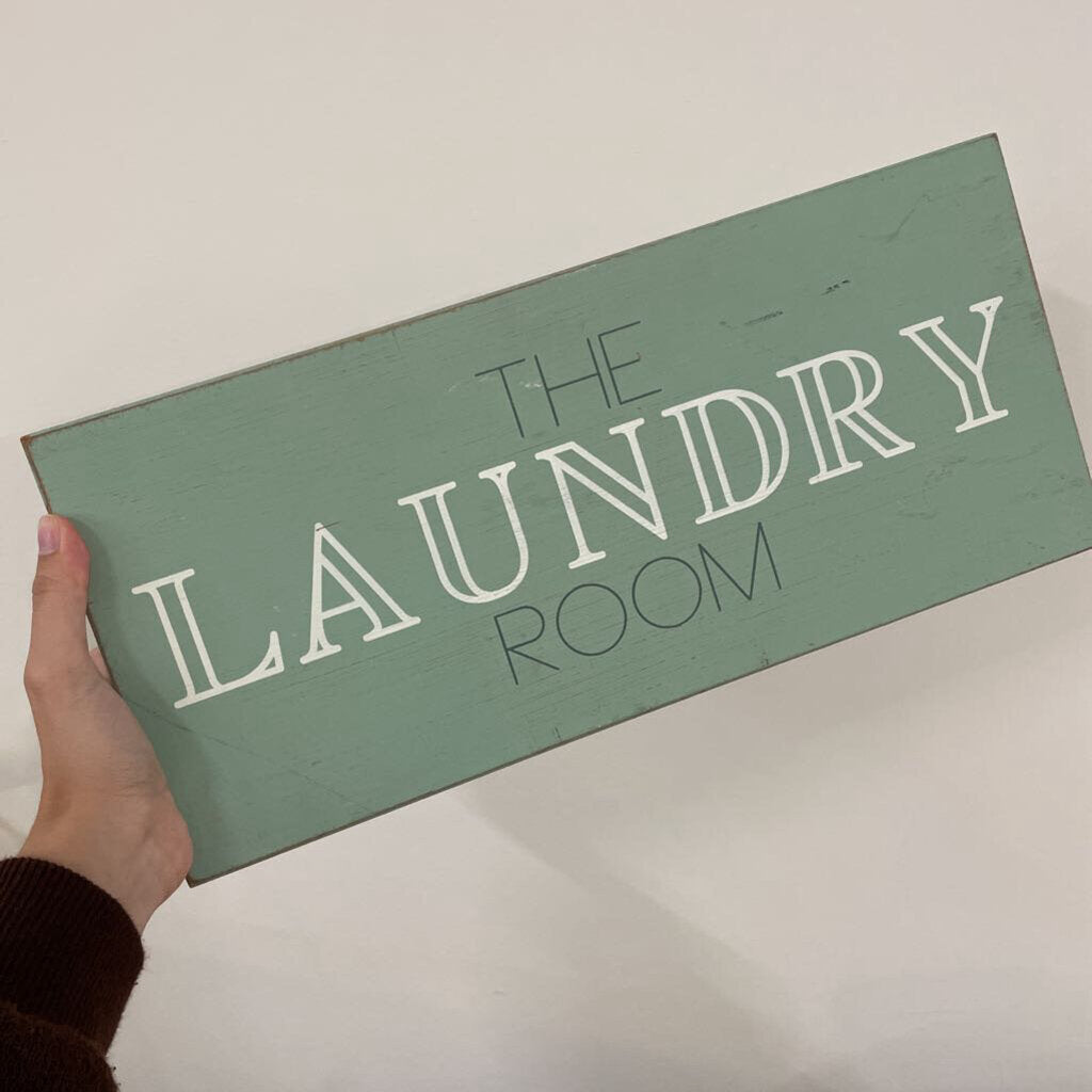 THE LAUNDRY ROOM BOX SIGN