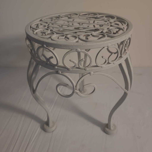 GREY METAL PLANT STAND