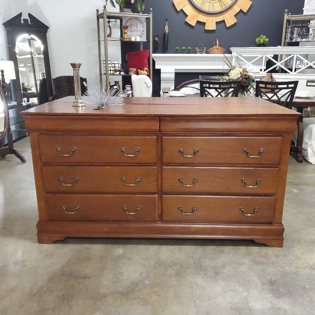 8 DRAWER DRESSER