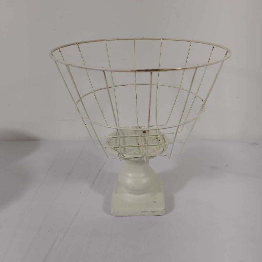 CREAM BASKET ON PEDESTAL