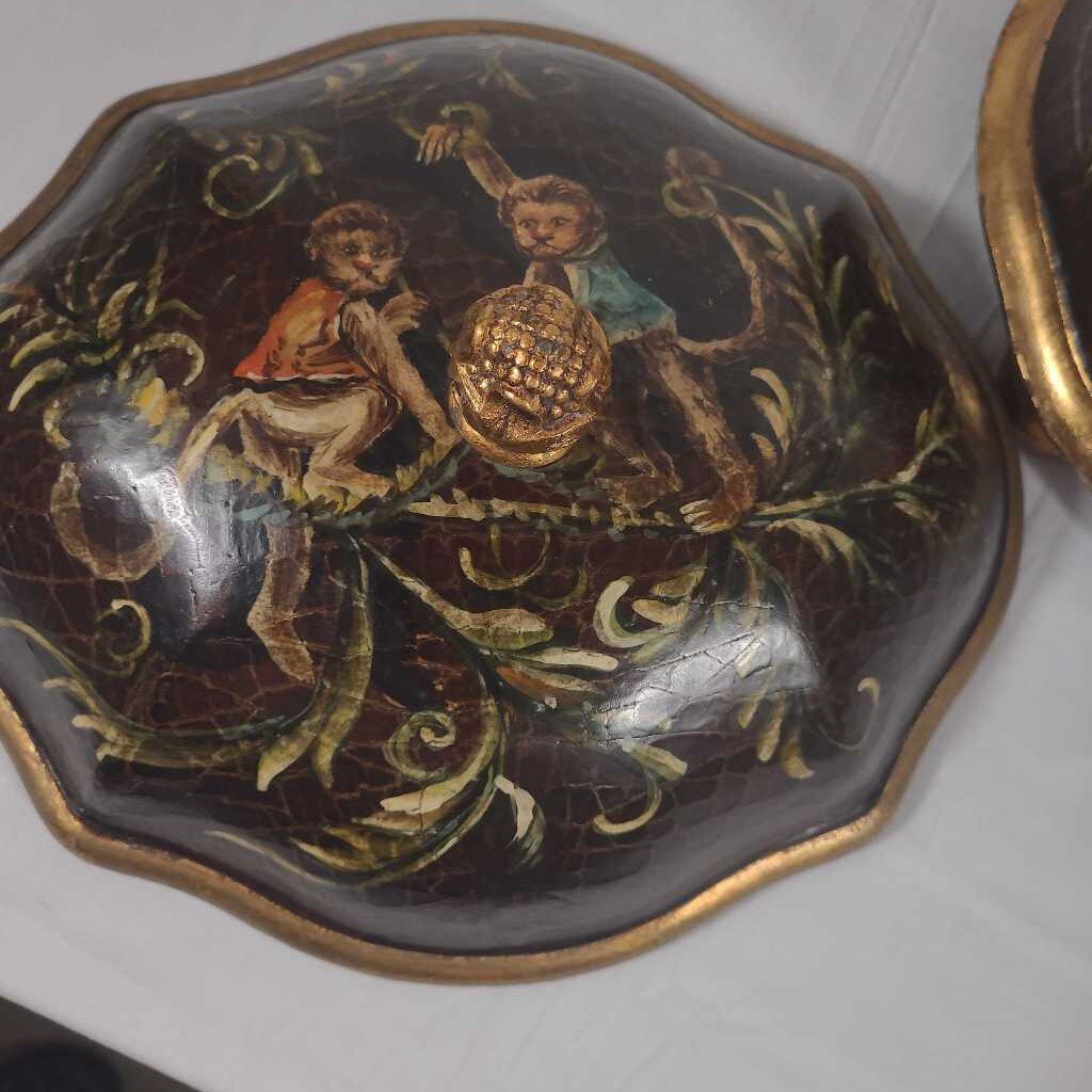 LIDDED DISH W/MONKEYS