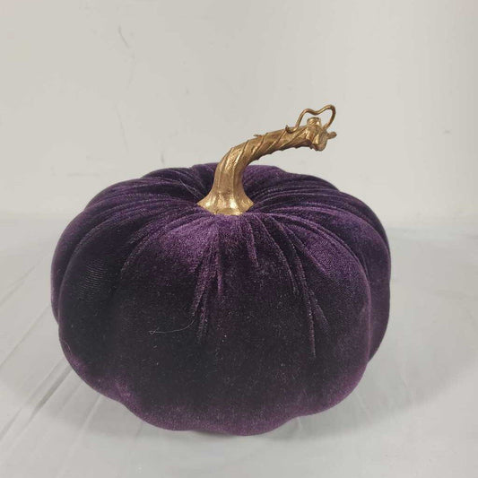 PURPLE VELVET PUMPKIN