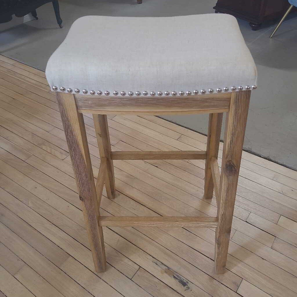 ACACIA STOOL