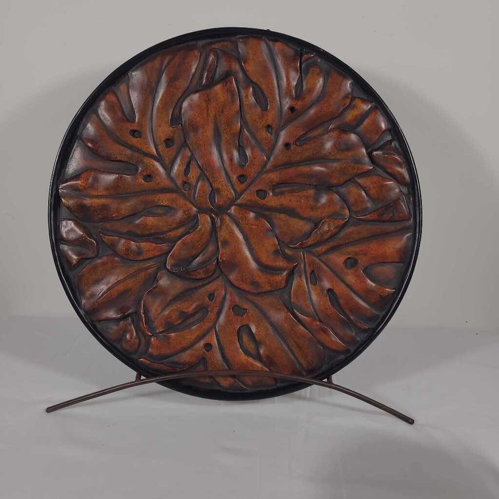 DECORATIVE LEAF PLATE ON STAND