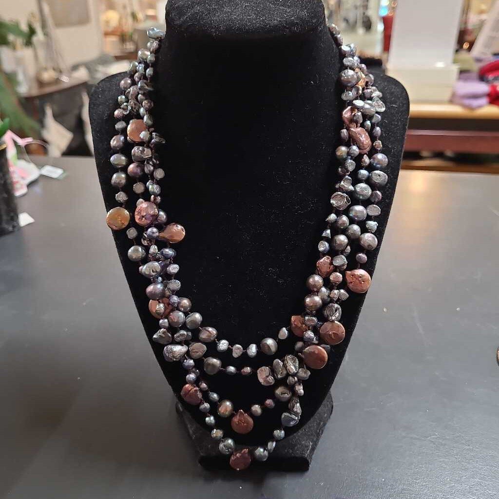 4-STRAND FRESH WATER PEARL NECKLACE