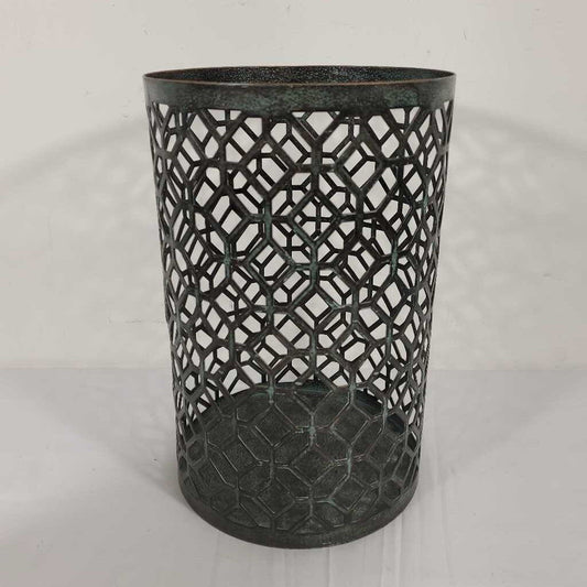 METAL CUTOUT CANDLE HOLDER