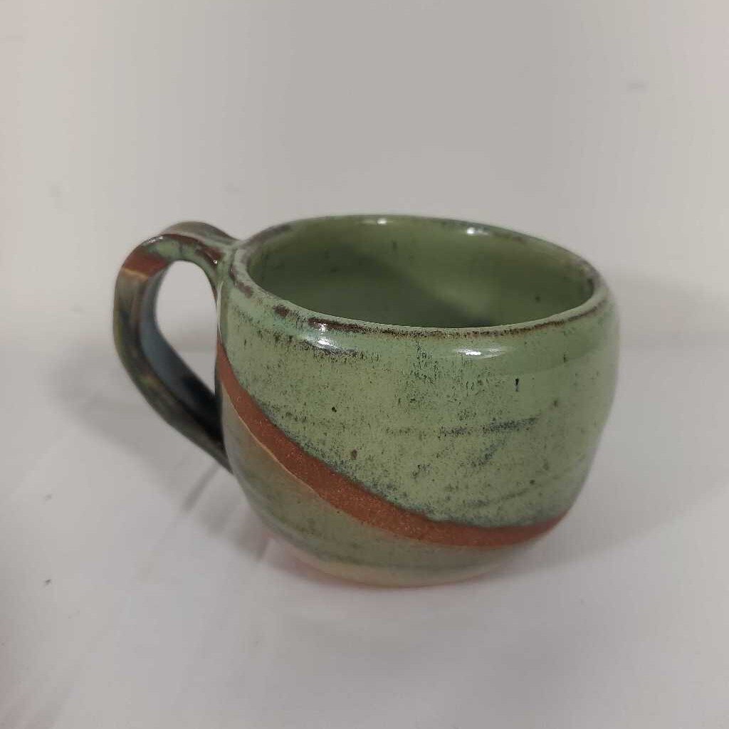 GREEN POTTERY MUG