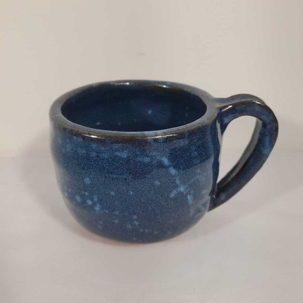 BLUE POTTERY MUG