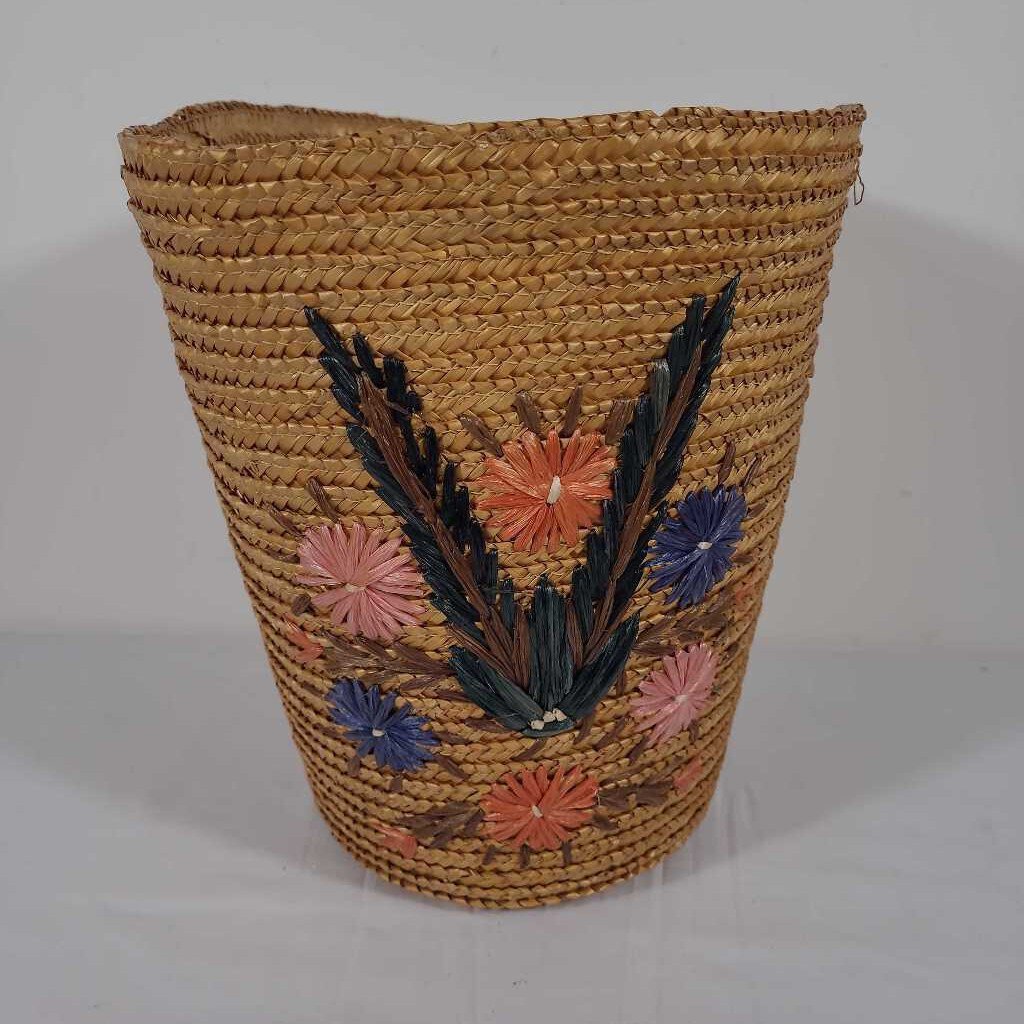 BASKET W/FLORAL WEAVE