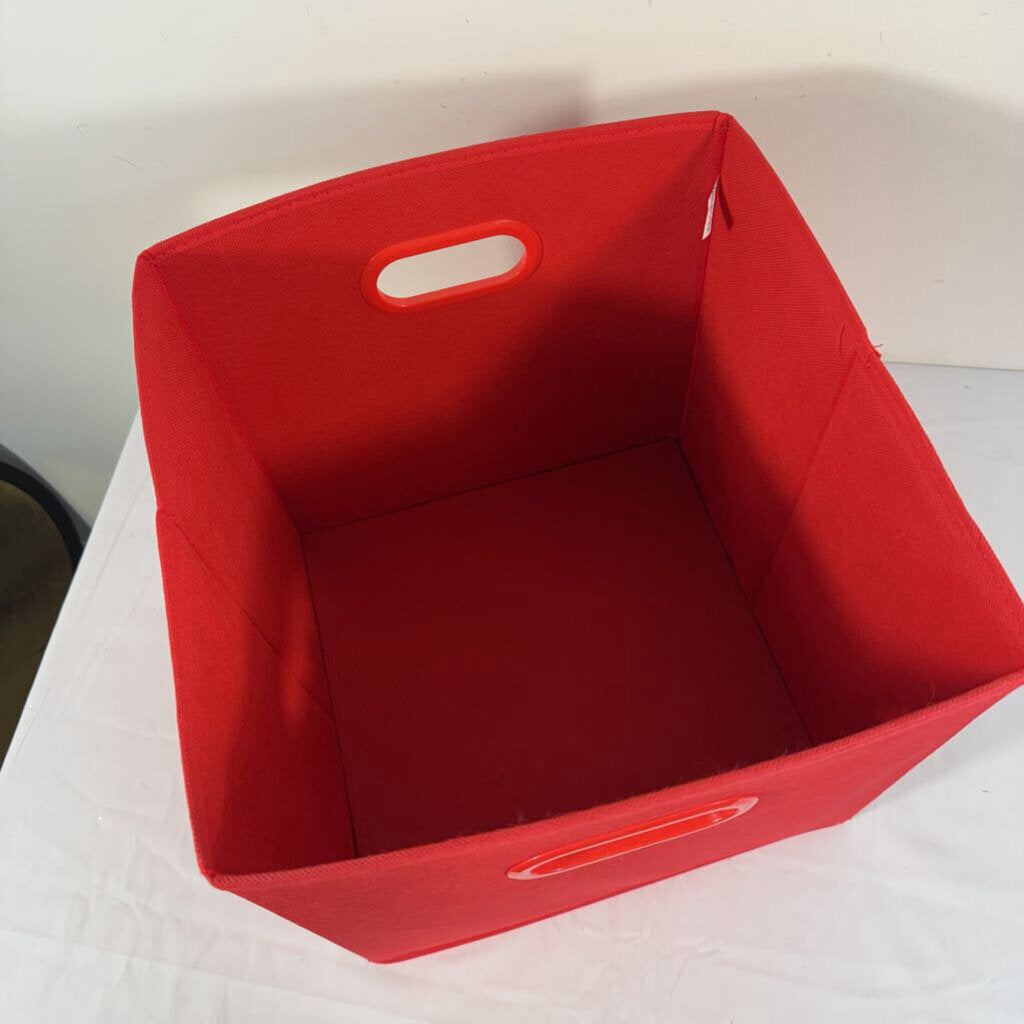 RED COLLAPSIBLE STORAGE CUBE