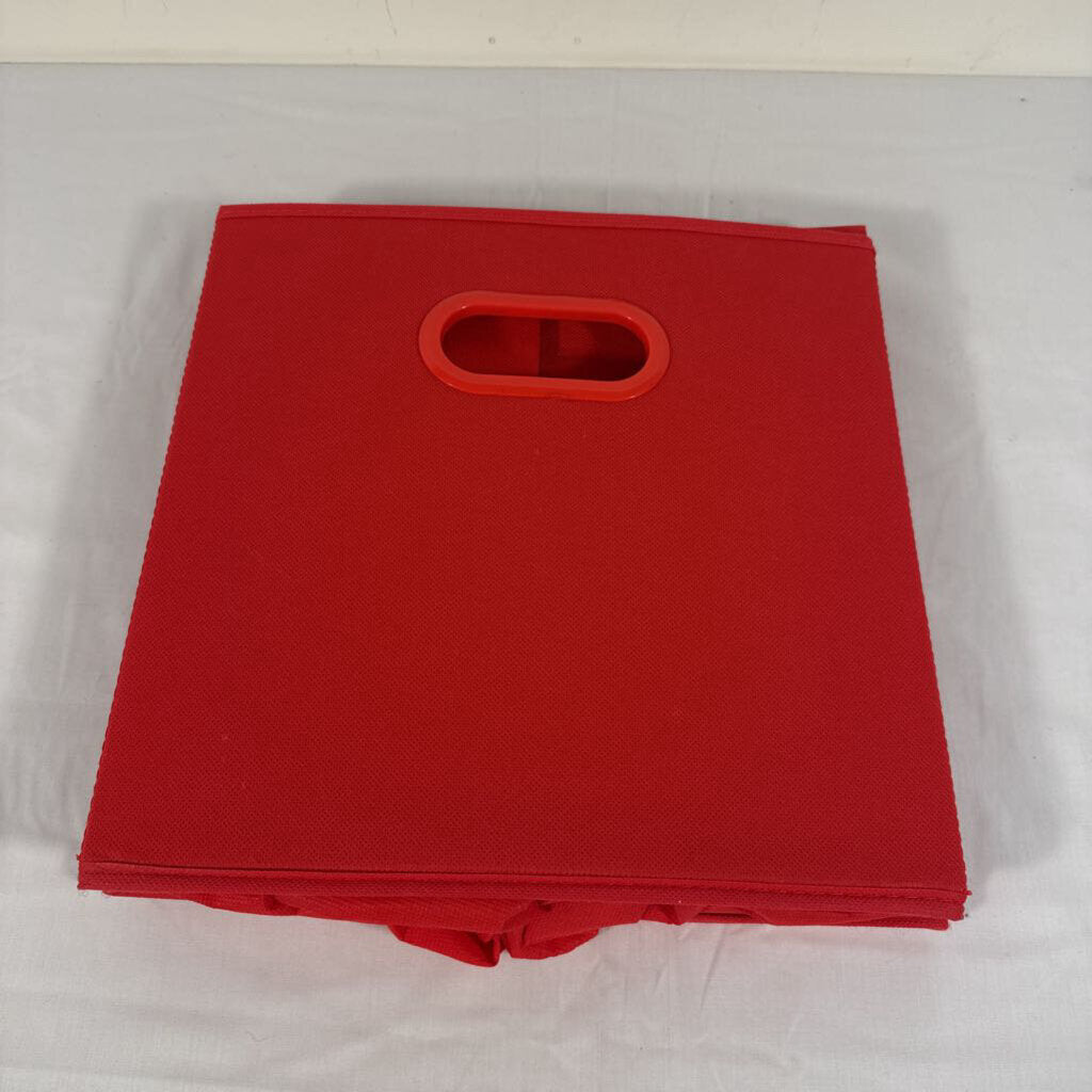 RED COLLAPSIBLE STORAGE CUBE