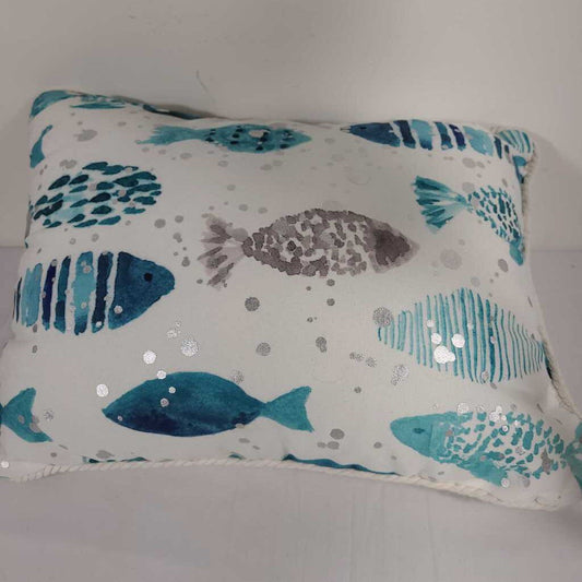 WHITE PILLOW W/BLUE FISH