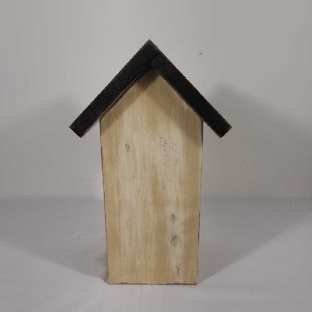 SM NEWLY MADE BIRDHOUSE