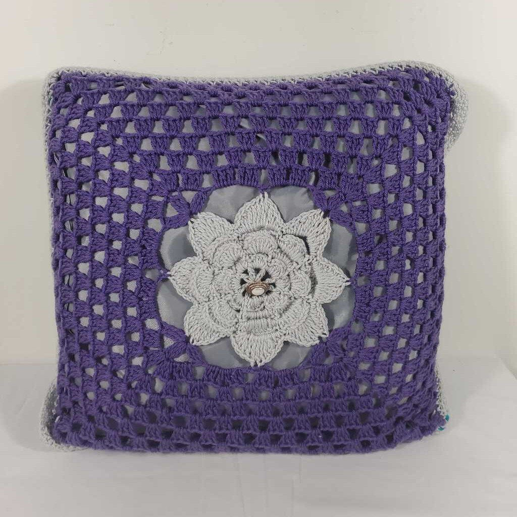 CROCHET PILLOW