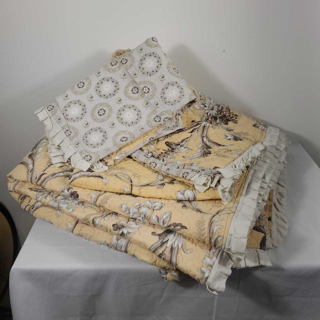 YELLOW QUEEN COVERLET + 3 SHAMS