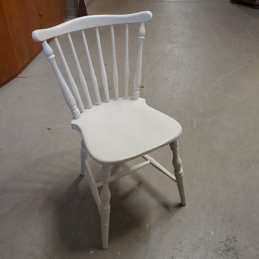 CREAM WOODEN CHAIR