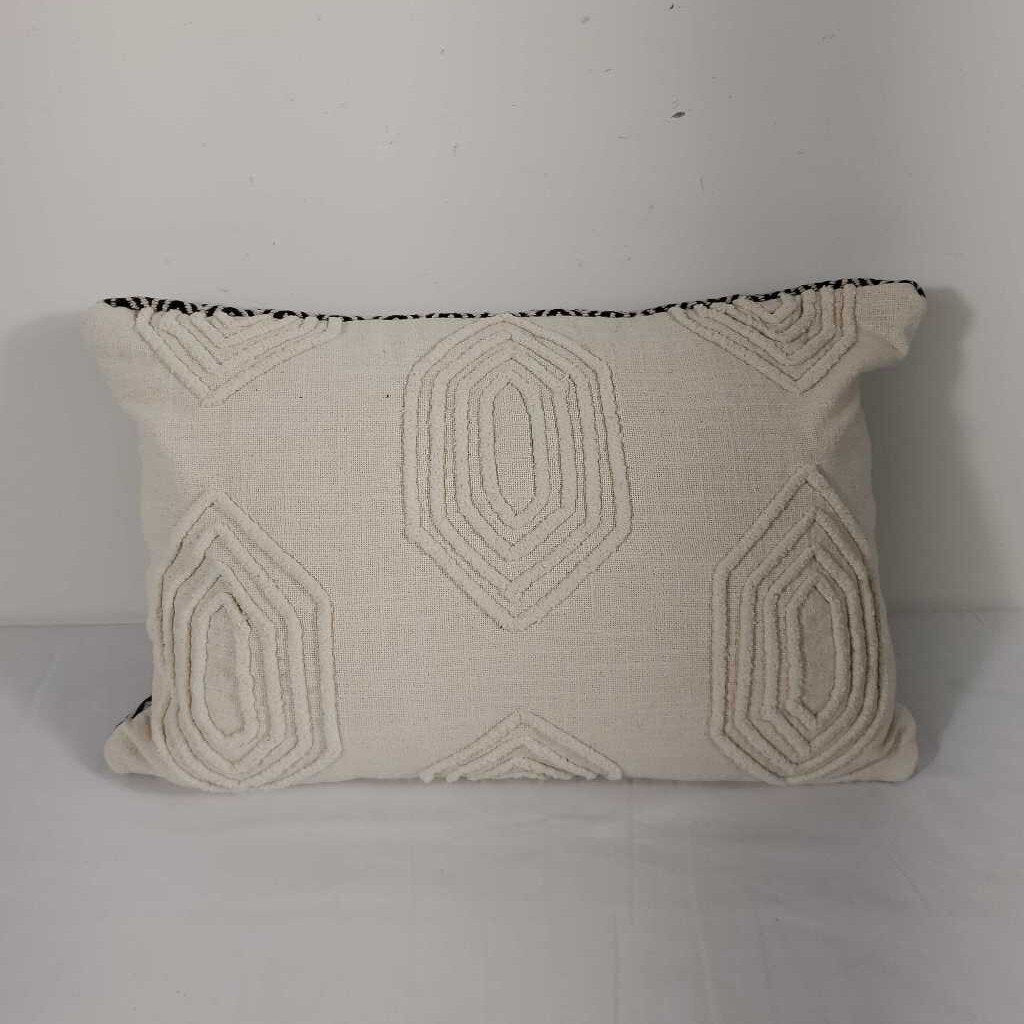 DIAMOND LUMBAR PILLOW