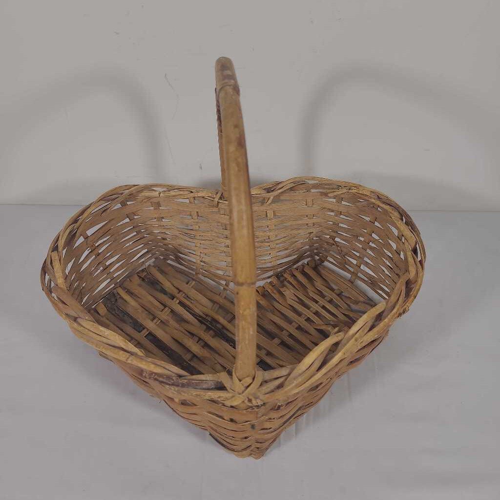 HEART SHAPE BASKET