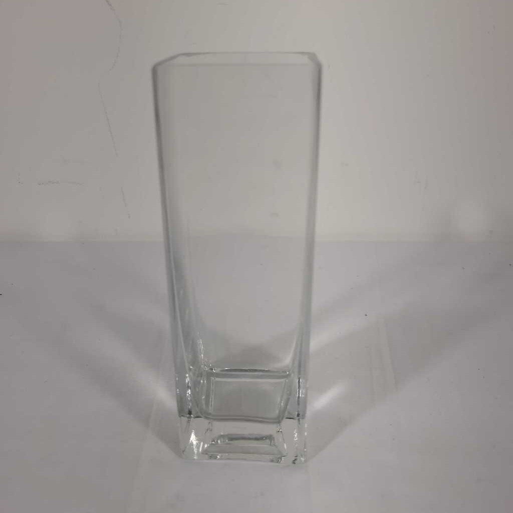 SQ GLASS BUD VASE