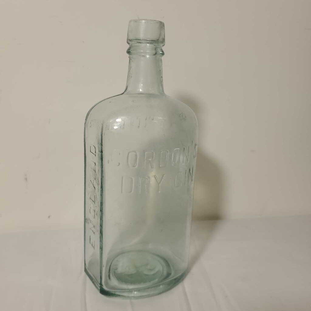 ANTIQUE GORDON'S DRY GIN BOTTLE