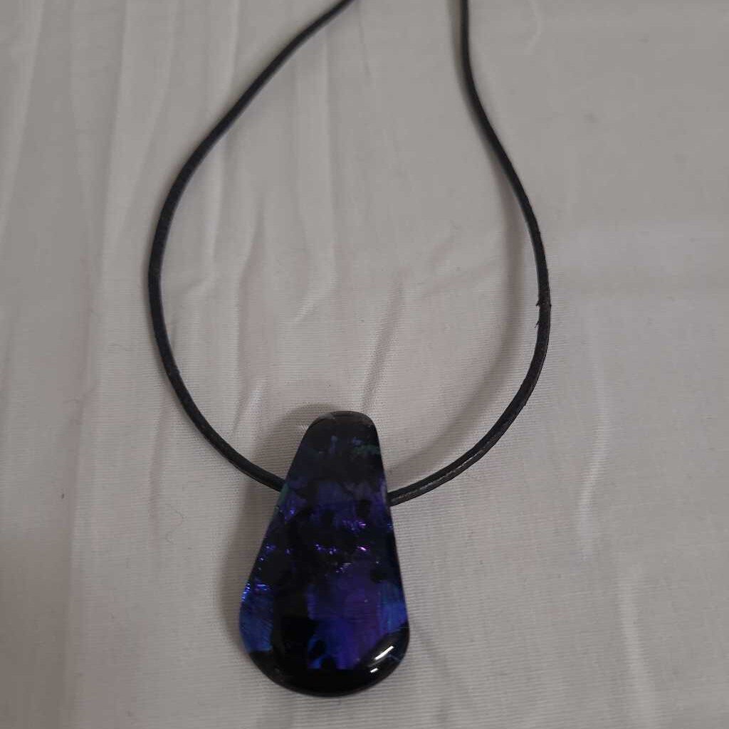 METALLIC PURPLE NECKLACE