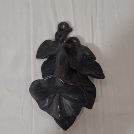 BLACK IRON FLOWER DOOR KNOCK