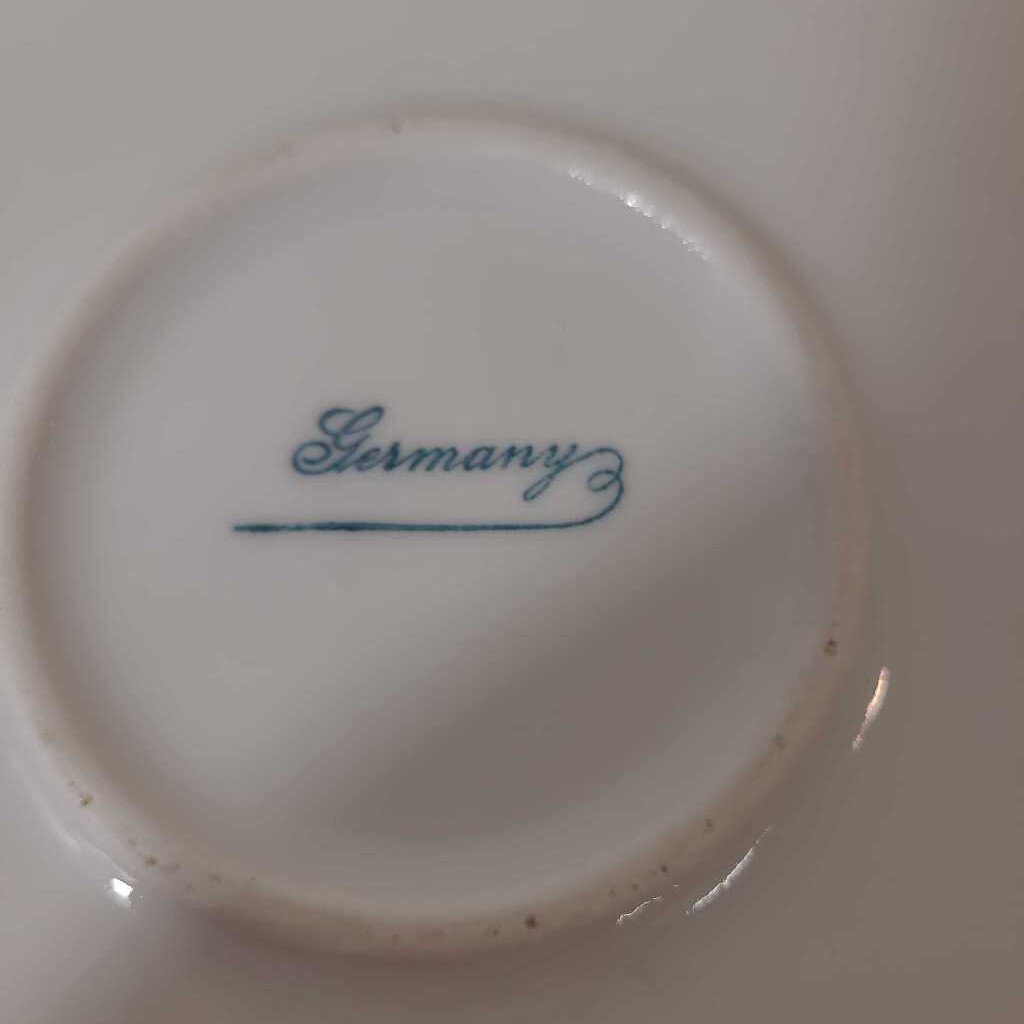 VTG 7.5" BABY DISH - GERMANY