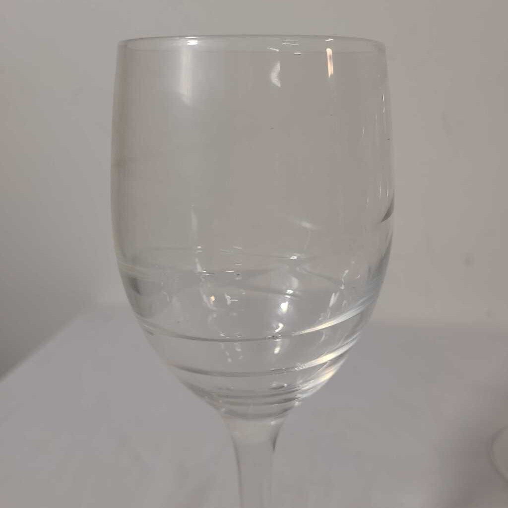 S/4 CRYSTAL WINE GLASSES